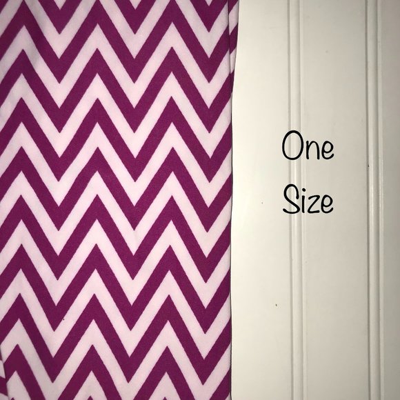 Lularoe OS leggings Womens OS One Size purple chevron valentines day BRAND NEW - Picture 1 of 2